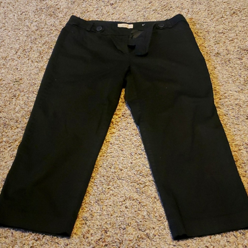 Black capris